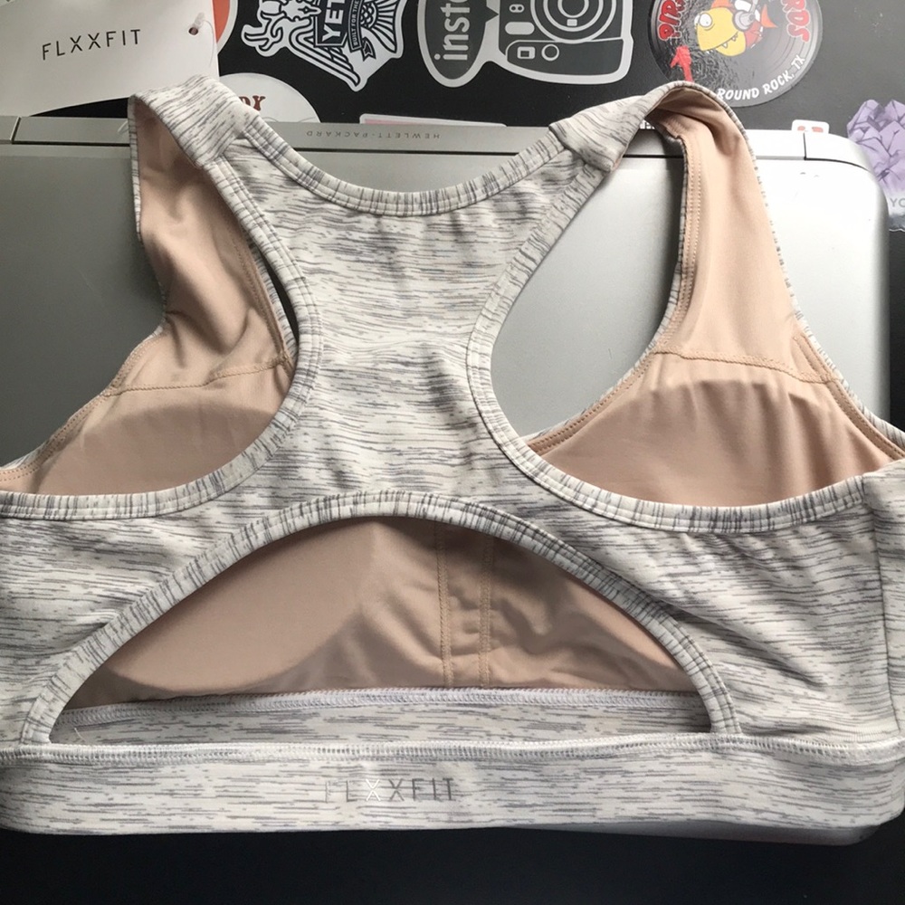 NEW flexxfit Sports bra in size large - Picture 4 of 4